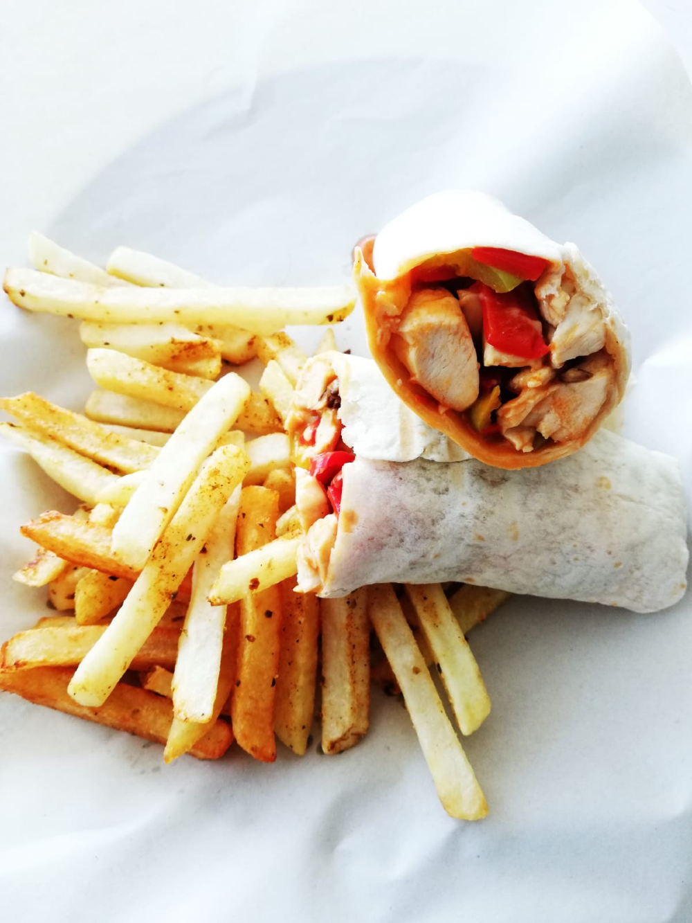 Tavuk dürüm (classic chicken wrap)